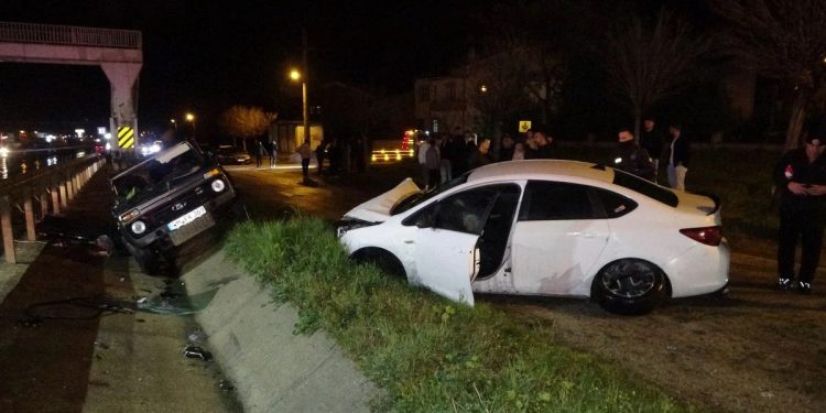 Minik avtomobili və "niva" markalı avtomobil toqquşdu: 3 yaralı