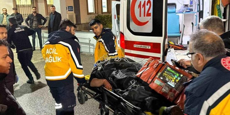 Avtomobil uçurumdan aşdı: 1 ölü, 4 yaralı