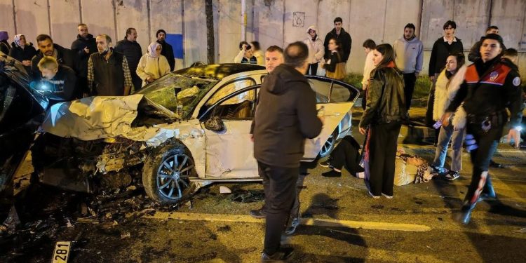 İki avtomobil toqquşdu: 2 yaralı