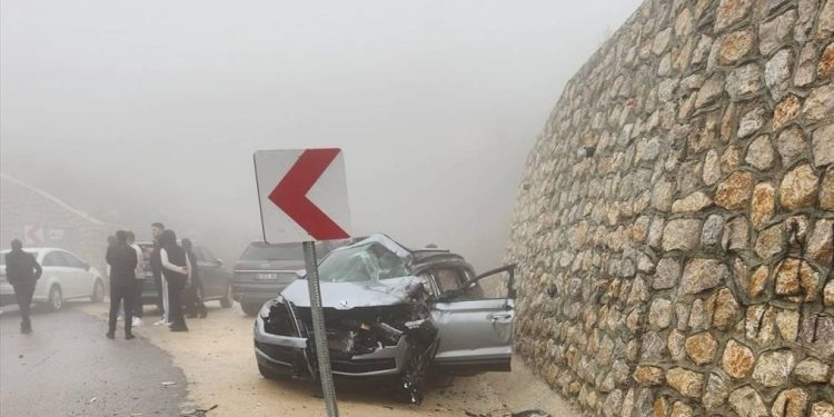 Minik avtomobili və TIR toqquşdu: 1 ölü, 3 yaralı