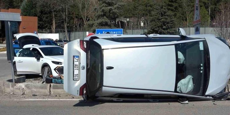 İki avtomobil toqquşdu:1 yaralı