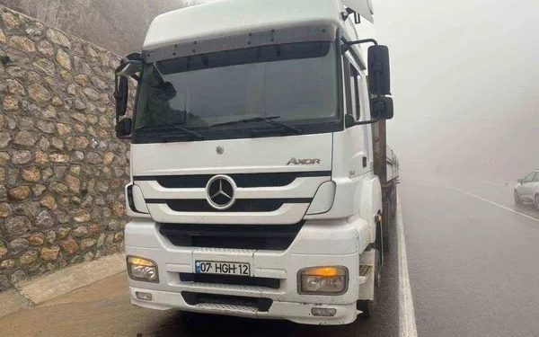 Minik avtomobili və TIR toqquşdu: 1 azyaşlı körpə öldü