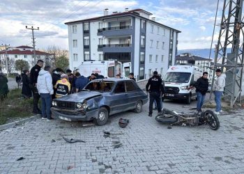 Minik avtomobili və motosiklet toqquşdu: 3 yaralı