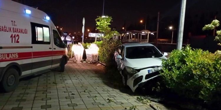 Sərxoş sürücü avtomobili parklanmış vəziyyətdə olan avtomobillərə çırpıb