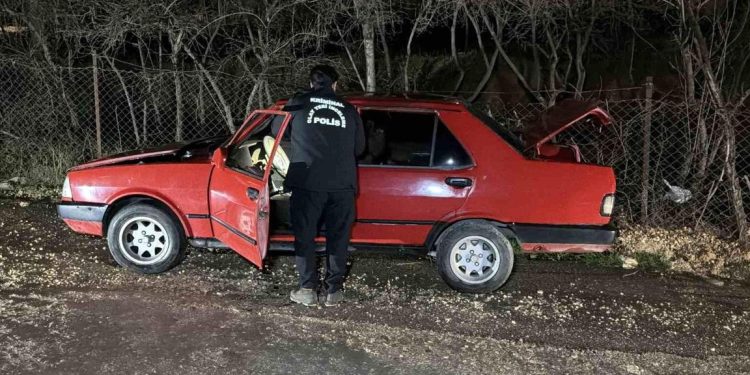 Parklanmış vəziyyətdə olan avtomobil yandırıldı