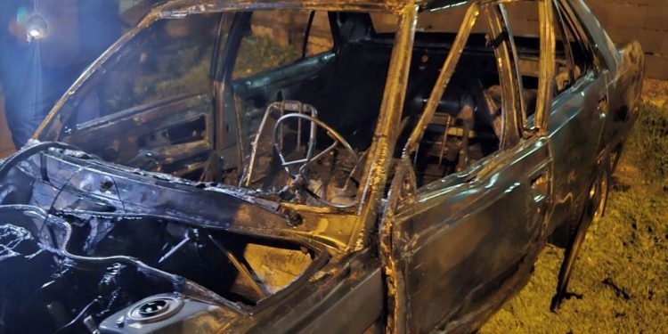 Parklanmış vəziyyətdə olan avtomobil yandı