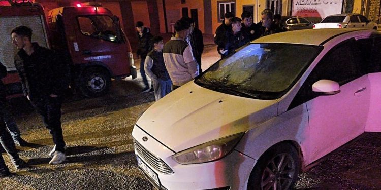 Parklanmış vəziyyətdə olan avtomobil yandı