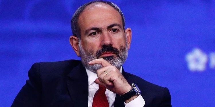 Paşinyandan bayraq yandırılmasına reaksiya