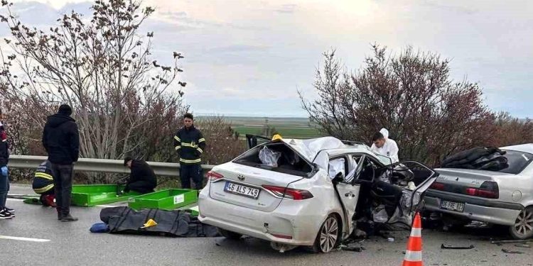 İki avtomobili toqquşdu: 4 yaralı