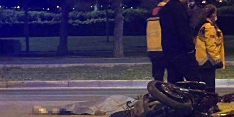 Minik avtomobili və motosiklet toqquşdu: Sürücü öldü