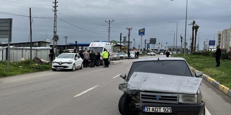 İki avtomobil toqquşdu: 1 yaralı