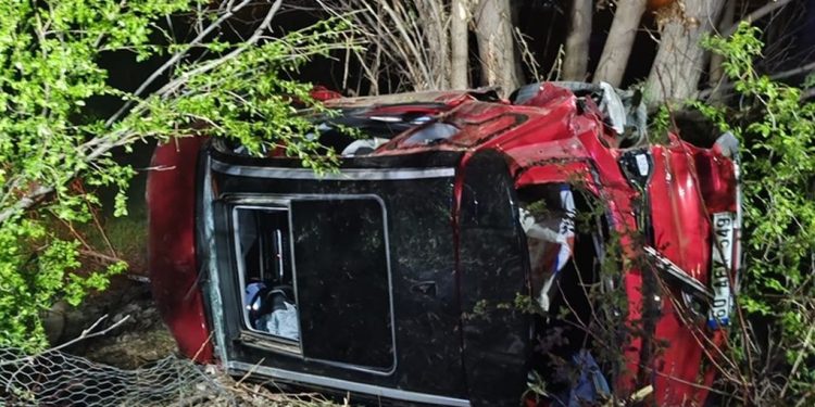 Avtomobil aşdı: 2 qardaş yaralandı