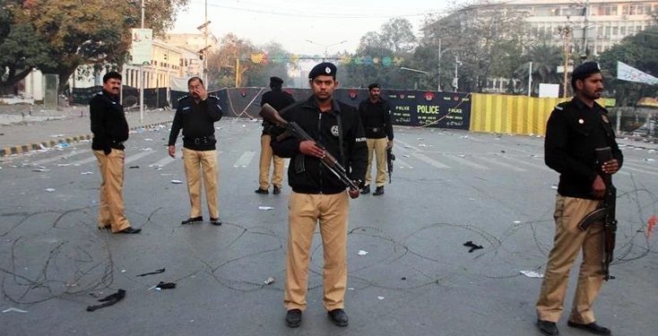 Pakistanda polis bölməsinə hücum edildi