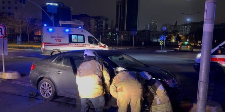 İki avtomobil toqquşdu: 4 yaralı