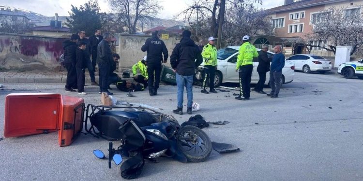 Minik avtomobili və motosiklet toqquşdu: 1 yaralı