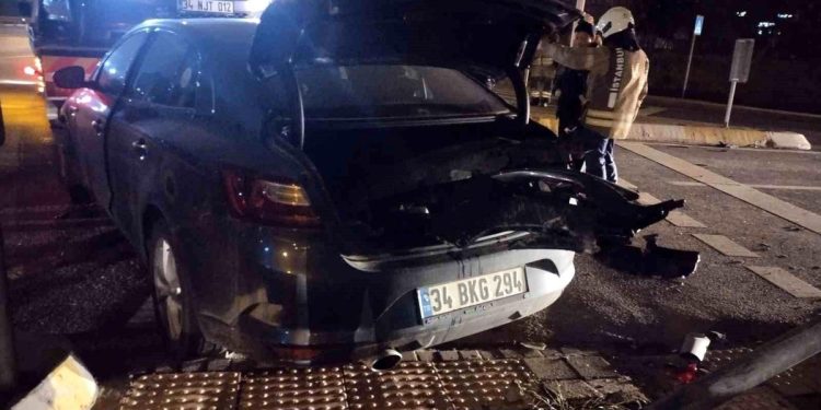 İki avtomobil toqquşdu: 2 yaralı