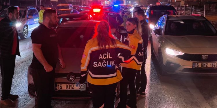 İki avtomobil toqquşdu: Tərəflər arasında mübahisə yarandı