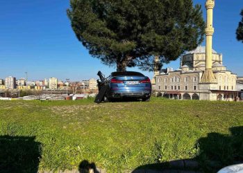 Minik avtomobil və yük maşını toqquşdu: 6 yaralı