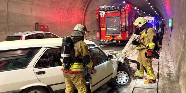 Tuneldə iki avtomobil toqquşdu: 1 yaralı