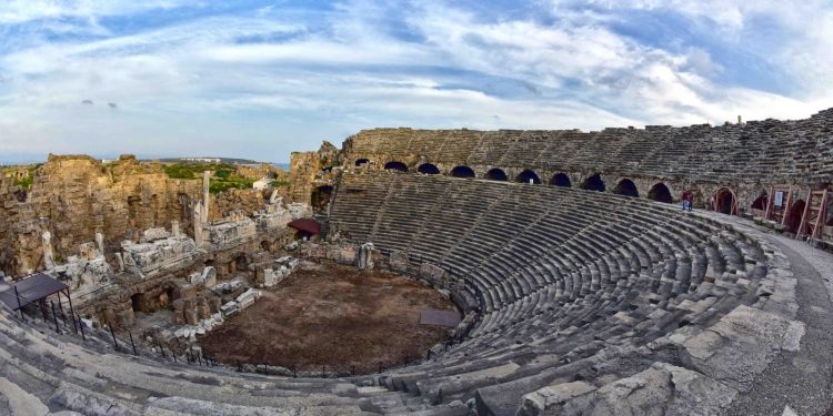 Side Antik Şəhəri: Tarix və Turizmin Qovuşduğu Aralıq Dənizi İncisi