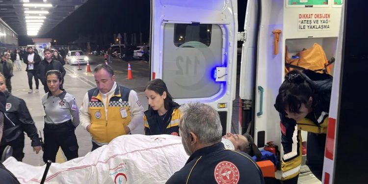 İki avtomobil toqquşdu: 1 ölü, 2 yaralı