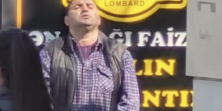 Bakıda ictimai yerdə biabırçı davranış - VİDEO