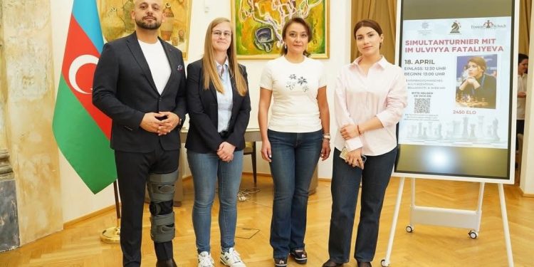 Ülviyya Fətəliyeva Vyana və Bratislavada şahmatçılar üçün seans keçirib