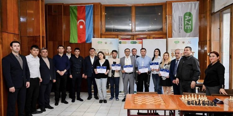 Respublika Şahmat Mərkəzində təşkil olunan tədbirdə 19 dövlət qurumundan 49 əməkdaş iştirak edib