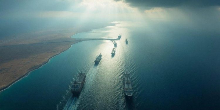 İran Hörmüz boğazını AÇDI
