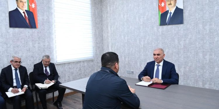 “Azərişıq” ASC-nin sədri Vüqar Əhmədov Şuşada vətəndaşları qəbul edib