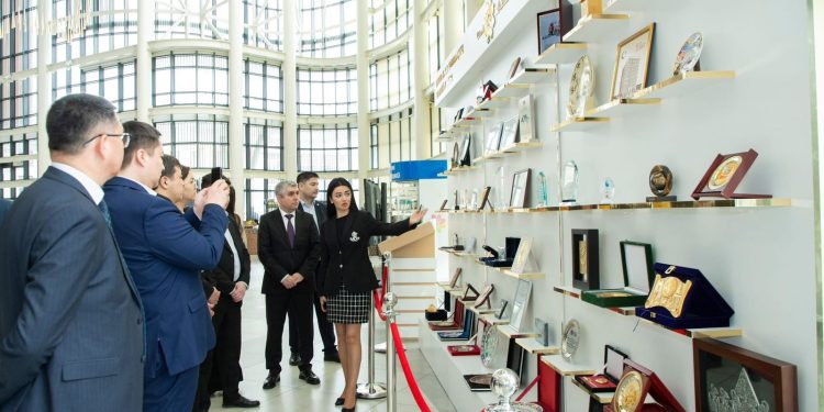 Qazaxıstan nümayəndə heyəti “ASAN xidmət”də