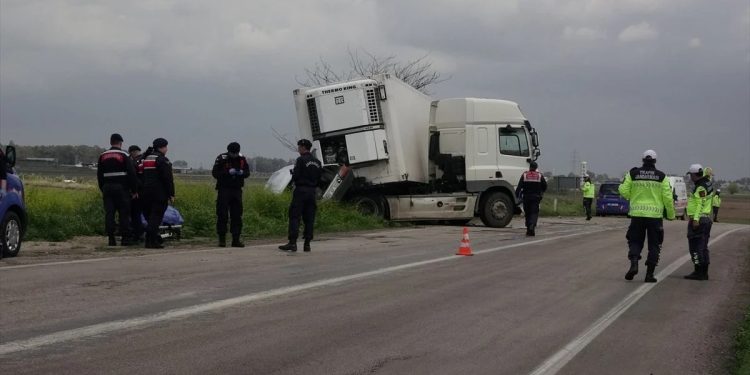 Minik avtomobili və TIR toqquşdu: 1 ölü