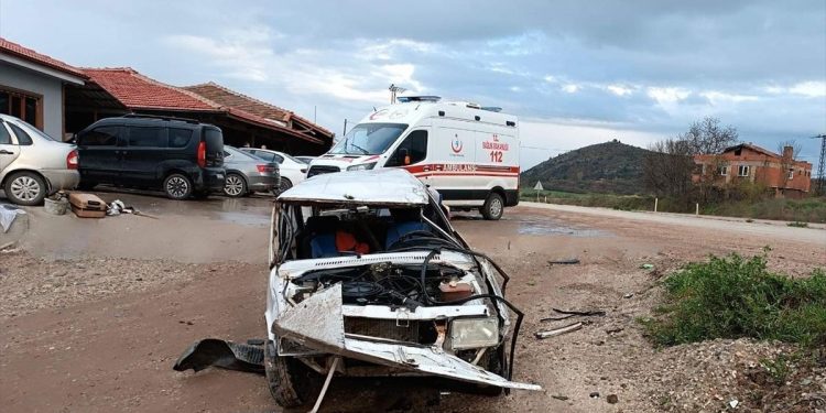 Avtomobil aşdı: 2 yaralı