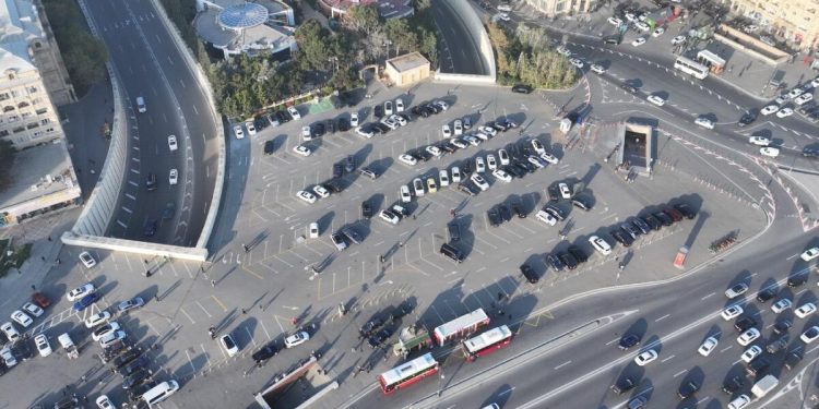 "Gənclik" metrosunun qarşısı belə OLACAQ - FOTOLAR
