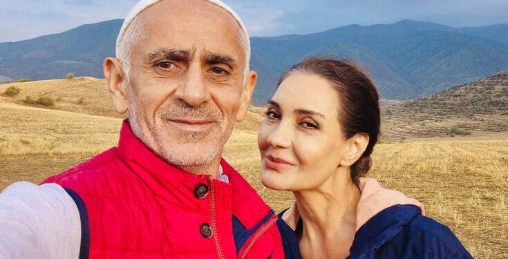 Əməkdar artist həyat yoldaşı ilə FOTOsunu paylaşdı