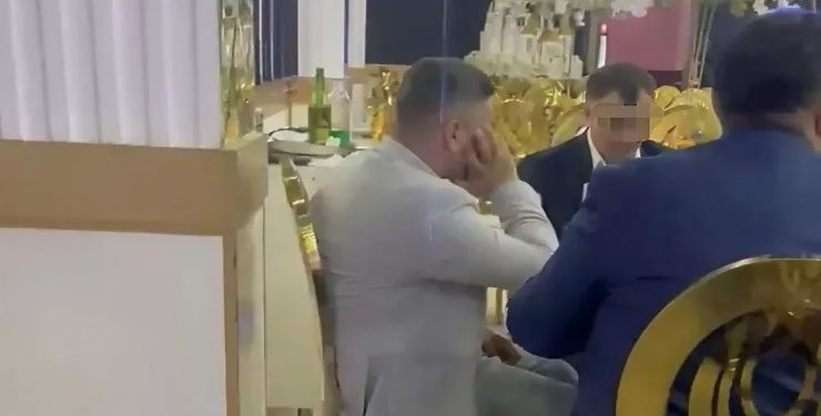 Məşhur şadlıq evinin tavan deşildi, yağış zala "yağdı" - VİDEO