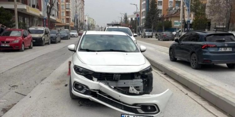 Minik avtomobili və motosiklet toqquşdu: 1 yaralı