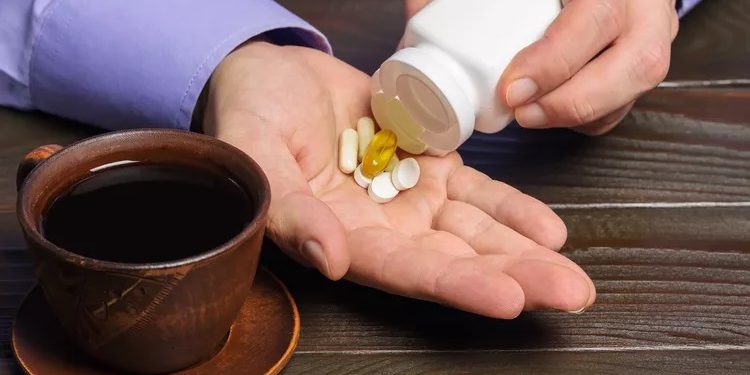 Çay və qəhvə ilə dərman içmək niyə olmaz?