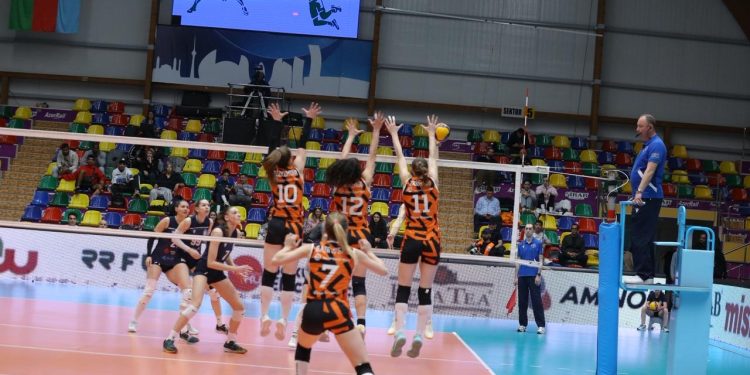 Qadın voleybolçuların Yüksək Liqasında ilk yarımfinal oyunları keçirilib