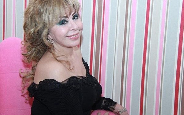 "10 dənə 6 qapılı dolab dolusu geyimim VAR"