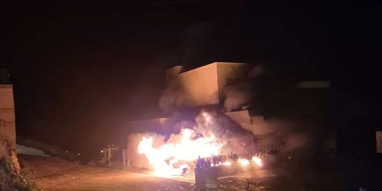 Fərdi yaşayış evi yandı