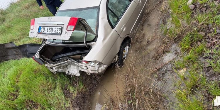 Avtomobil uçurumdan aşdı: 3 yaralı
