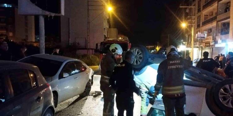Avtomobil parklanmış vəziyyətdə olan avtomobillərə çırpılaraq aşdı