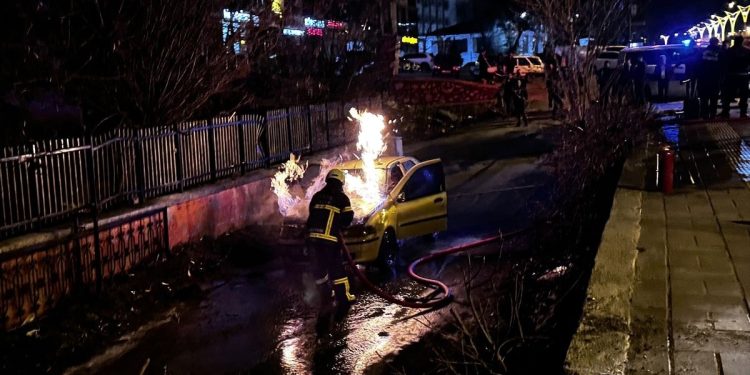 Hərəkətdə olan avtomobil yandı