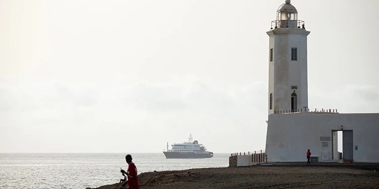 “Hantavirusun” virusunun olduğu gəmiyə icazə verildi