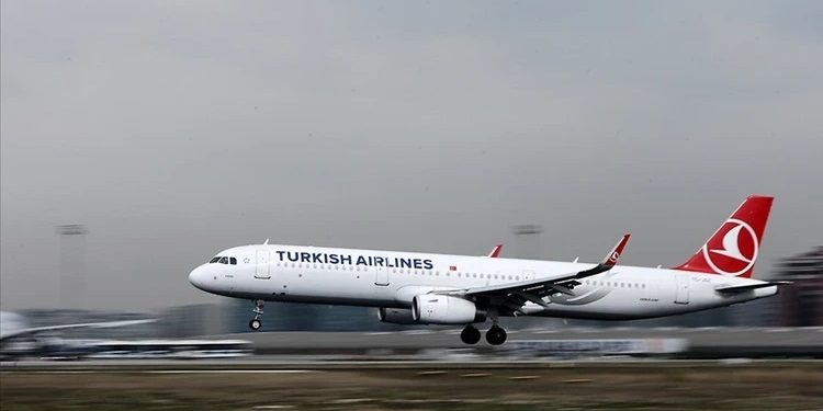 THY təyyarəsi təxliyə edildi