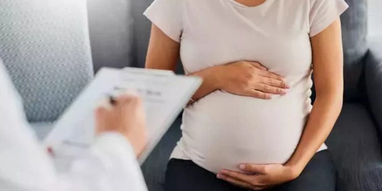 Azərbaycanda 16 yaşlı qız məktəb yoldaşından hamilə qaldı