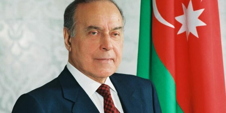 Azərbaycanın ümummilli lideri Heydər Əliyevin anadan olmasının 103-cü ildönümüdür
