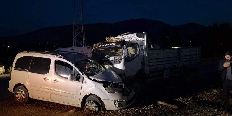 İki avtomobil toqquşdu: 2 yaralı