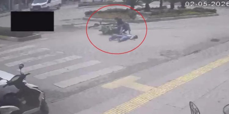 Minik avtomobili və motosiklet toqquşdu: 3 yaralı